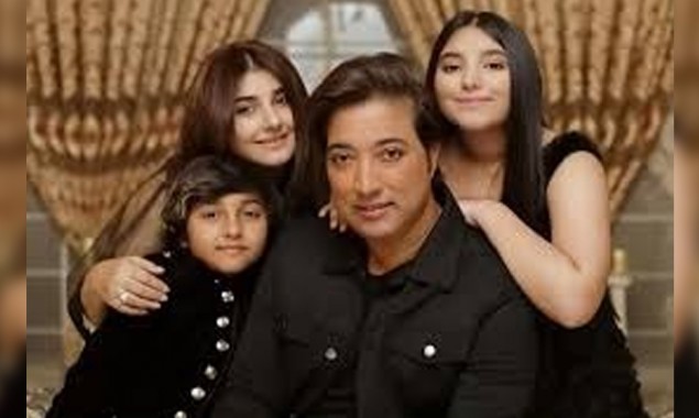 Beautiful pictures of javeria and saud with family