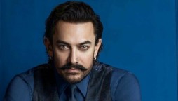 Has Aamir Khan completely stopped using his mobile phone?