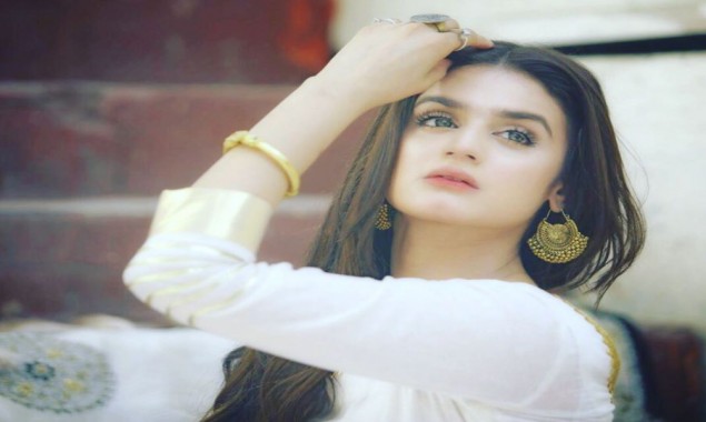 Actress Hira Mani introduces fans to a new friend