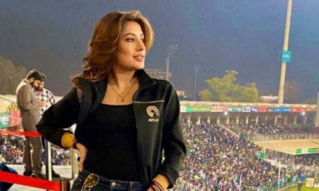 Mehwish Hayat is in love with full moon magic, see photo