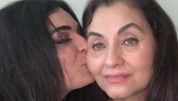 Meera Jee Meets Veteran Actress, Singer Salma Agha