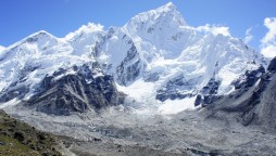 Mt. Everest: Nepal bans 3 Indian climbers for faking their summit in 2016