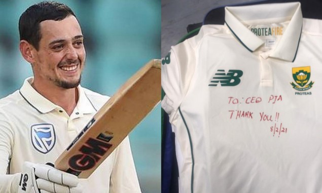 Quinton De Kock gifts autographed shirt to CEO PIA