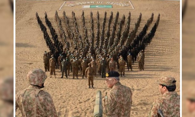 Army Chief visits Thar to witness ongoing training exercise ‘Jidar-ul-Hadeed’