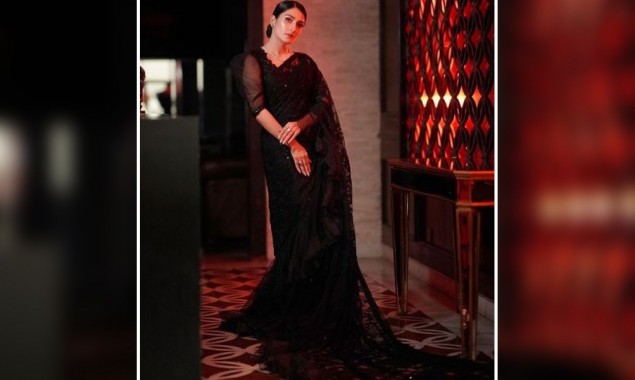 Ayeza Khan black saree