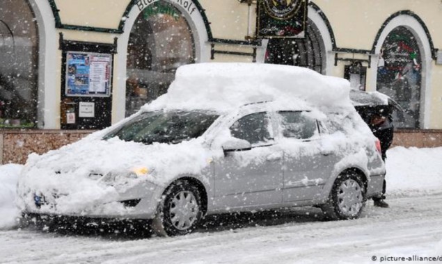 Germany: Heavy Snowfall Disrupts Transportation System