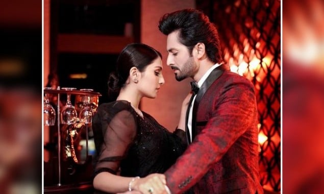 Ayeza Khan, Danish Taimoor Are Completely In Love-Struck Mode