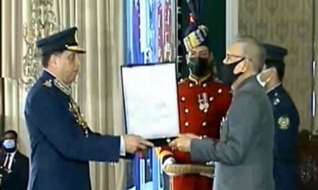 New Air Chief Accorded the Nishan-e-Imtiaz (Military) by President Alvi