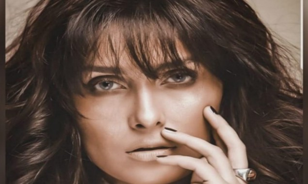 Ayeza Khan looks exceptionally preternatural in latest photo shoot