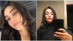 Esra Bilgiç selfies