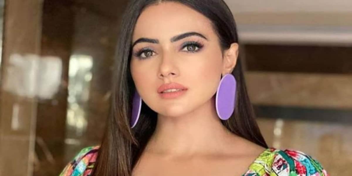 Sana Khan showbiz