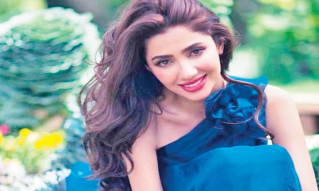 What did Indian actress Mouni Roy say to Mahira Khan?