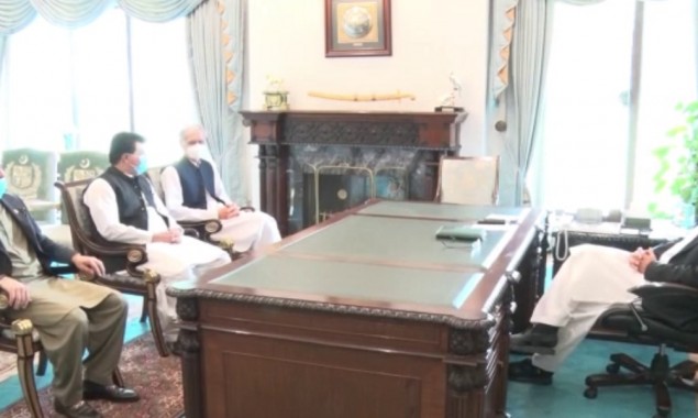 PM discusses parliamentary matters with Senate Chairman and his deputy
