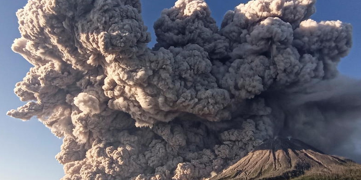 Indonesia Mount Sinabug volcano