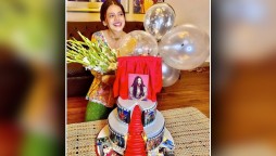 Zara Noor Abbas Gets Film Themed Pre Birthday Cake