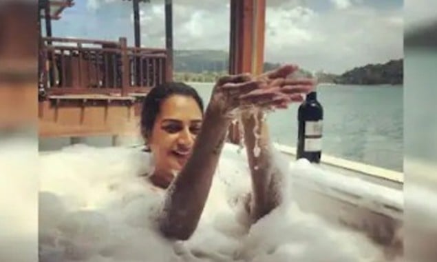 43-year-old actress stuns everyone as she shared bold photos in bathtub