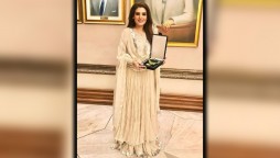 Actress Resham Receives The ‘Pride Of Performance’ Award