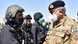 COAS Visits Field Training Area In Cholistan Desert