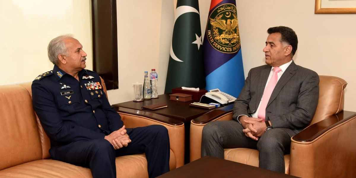 DG ISI Hails Air Chief Mujahid Anwar For His Outstanding Career