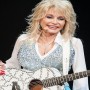 Dolly Parton promotes vaccination with Jolene rewrite