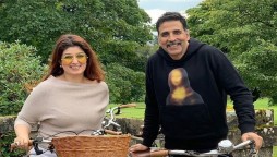 Akshay Kumar shares a beautiful selfie with Twinkle Khanna