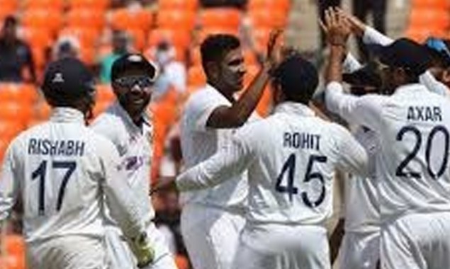 India wins the fourth test against England & qualifies for the final