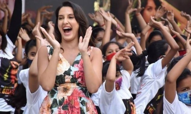 Nora Fatehi celebrates 1 Billion views on Dilbar song
