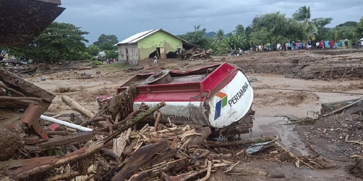 Indonesia flash floods landsliding