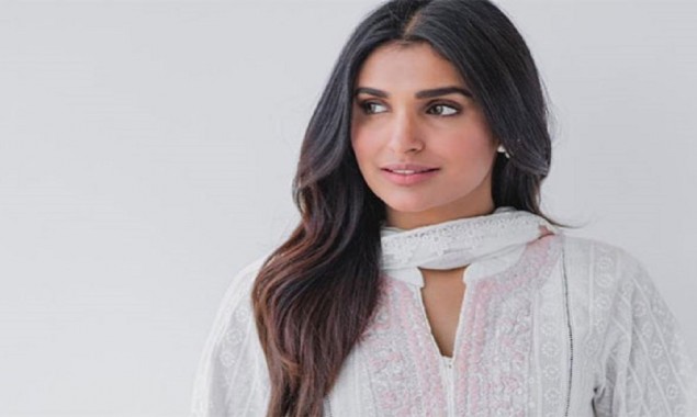 Amna Ilyas Shares Positivity Through New Post