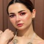 What did Hania Aamir face criticism for?