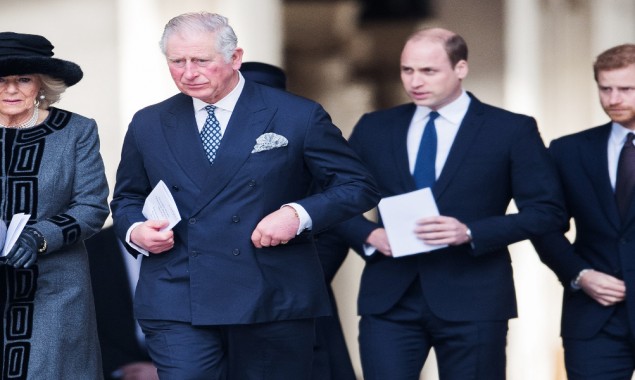 Queen Elizabeth is standing with Charles, William but against Harry, Meghan