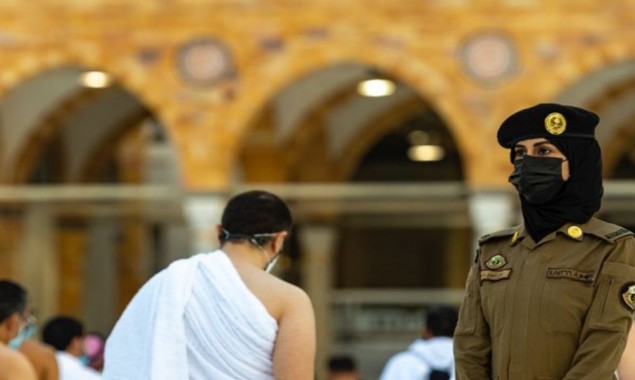 Masjid-ul-Haram: Photo of female security official goes viral