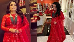 Meera Jee looks gorgeous in eastern red outfit