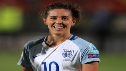 Fara Williams has announced she is to retire at the end of the season.