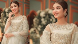 Kinza Hashmi Drops Jaws With These Stunning Clicks