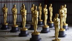Honorary Oscars gala delayed as Hollywood braces for Omicron