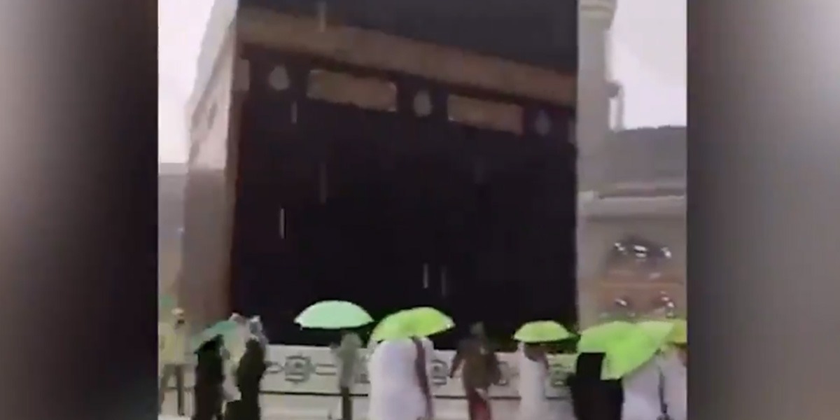 Heavy Rain In Makkah