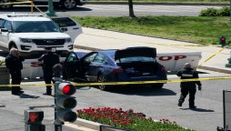 US: 1 Police Officer Dead, 1 Injured After Car Rammed Into Capitol Hill Barricades