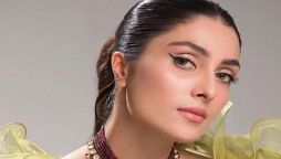 Ayeza Khan makes her mark on TikTok in just two days