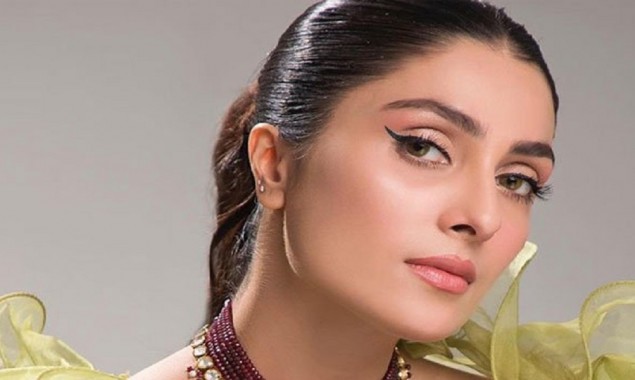 Ayeza Khan makes her mark on TikTok in just two days