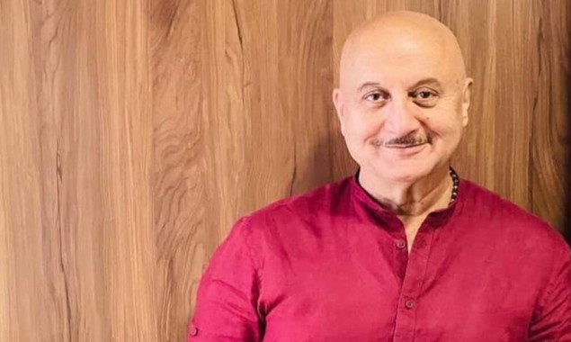 Anupam Kher celebrates 37 years in Bollywood, shares heartfelt post