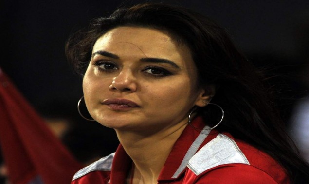 FITNESS FREAK: Actress Preity Zinta Gym Workout Video