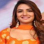 Jasmin Bhasin shows “Everything is pretty in pink” in her recent photos