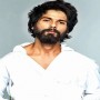 Shahid Kapoor Completes 18 Years in Bollywood, shares a selfie