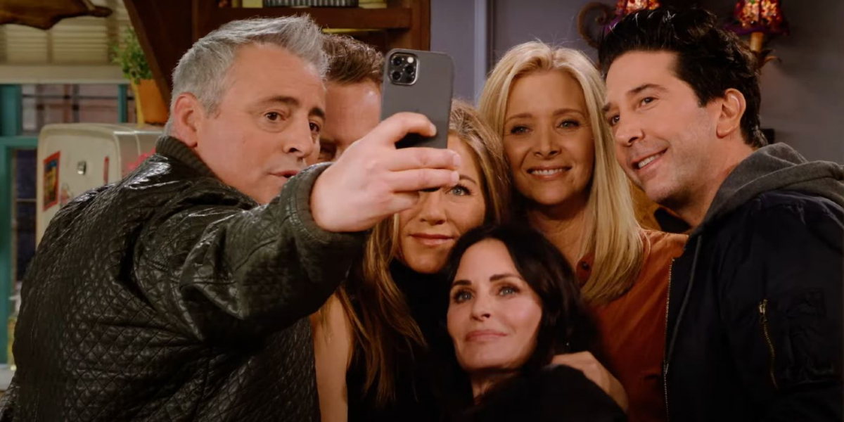 Jennifer Aniston got emotional after returning on 'Friends' set after 17 years