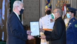 President Alvi confers civil award Hilal-e-Pakistan to UNGA President