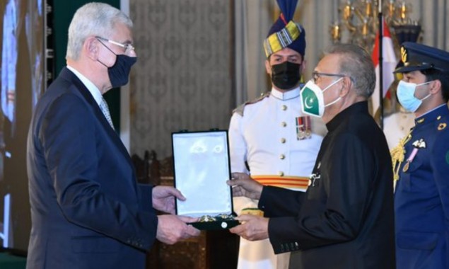 President Alvi confers civil award Hilal-e-Pakistan to UNGA President