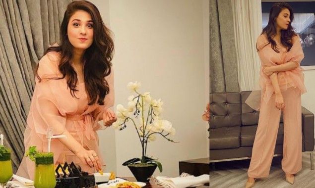 Hina Altaf Gives Major Bossy Vibes In This Peach Outfit With A Jocular Caption