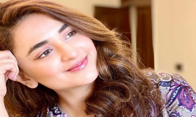 Yumna Zaidi wins over hearts with her simplicity and innocent smile