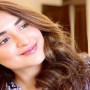 Yumna Zaidi wins over hearts with her simplicity and innocent smile
